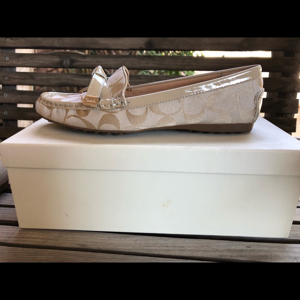 Coach Frida Loafers (khaki/sand)